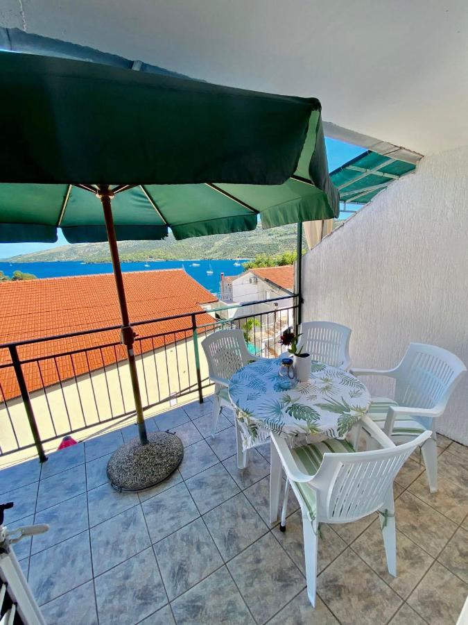 Apartmani Ines Marina Eksteriør bilde