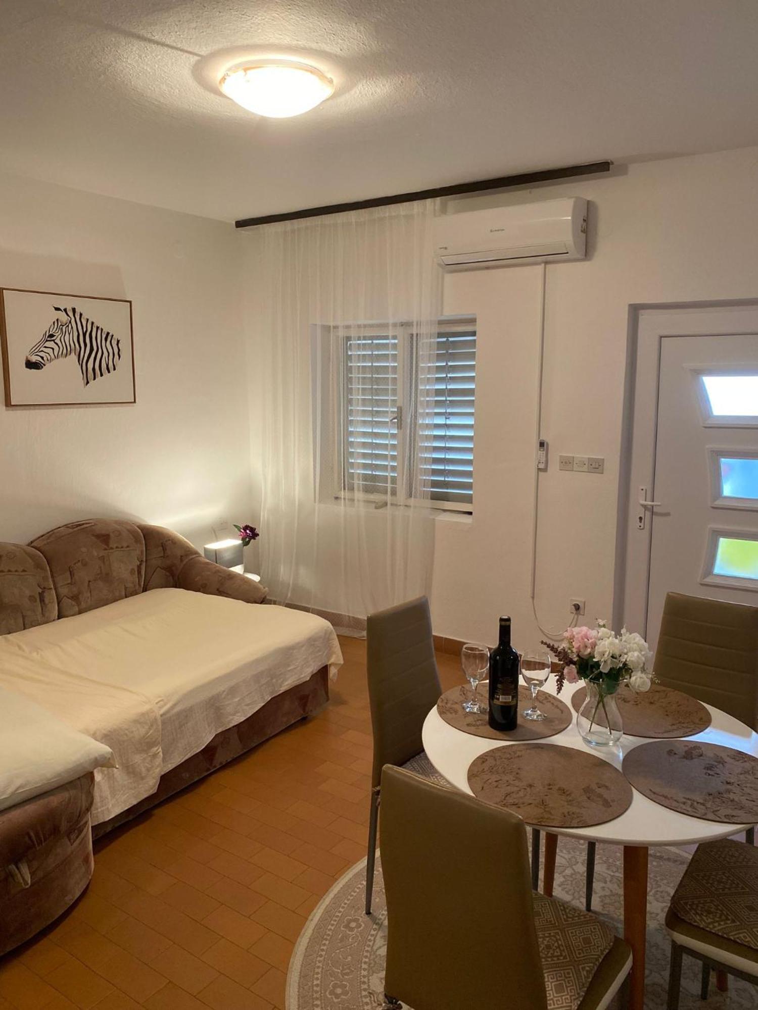 Apartmani Ines Marina Eksteriør bilde