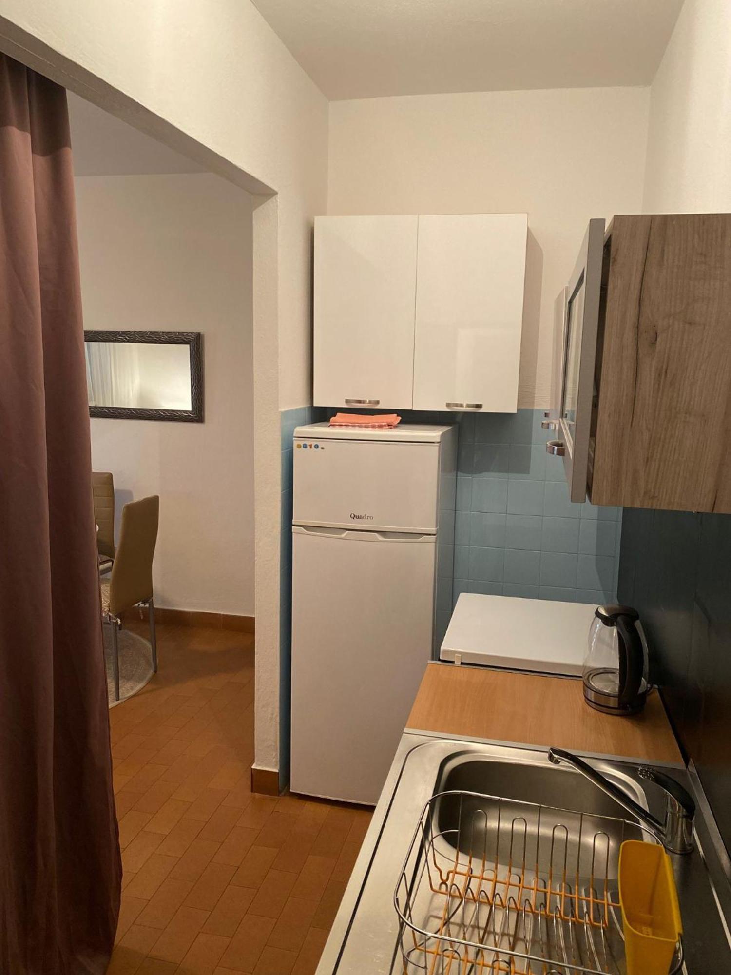 Apartmani Ines Marina Eksteriør bilde