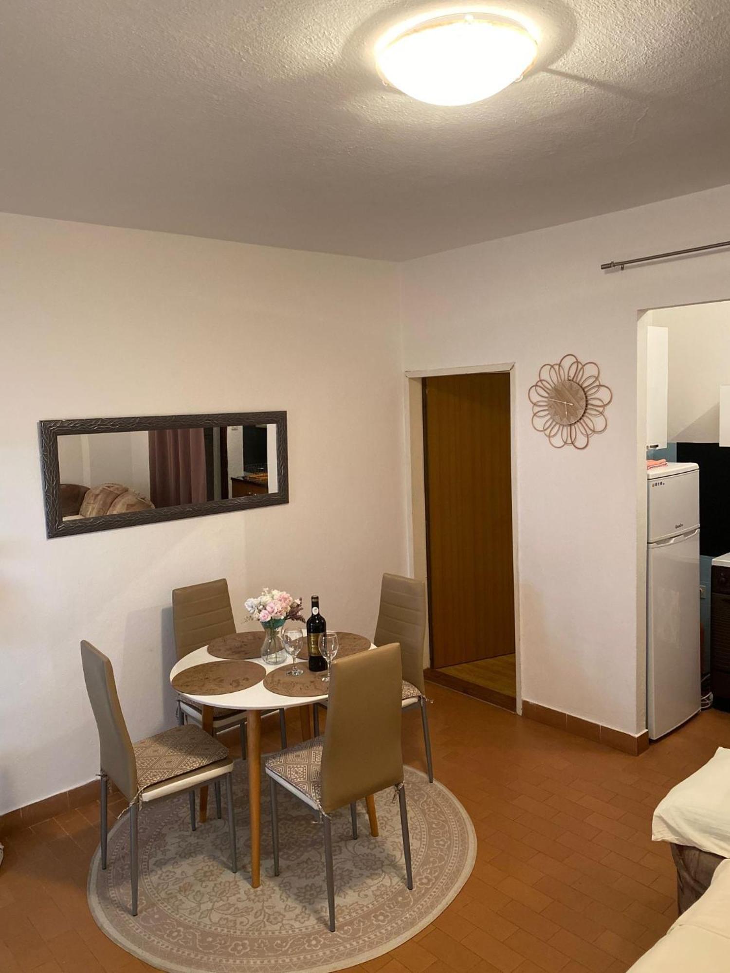 Apartmani Ines Marina Eksteriør bilde